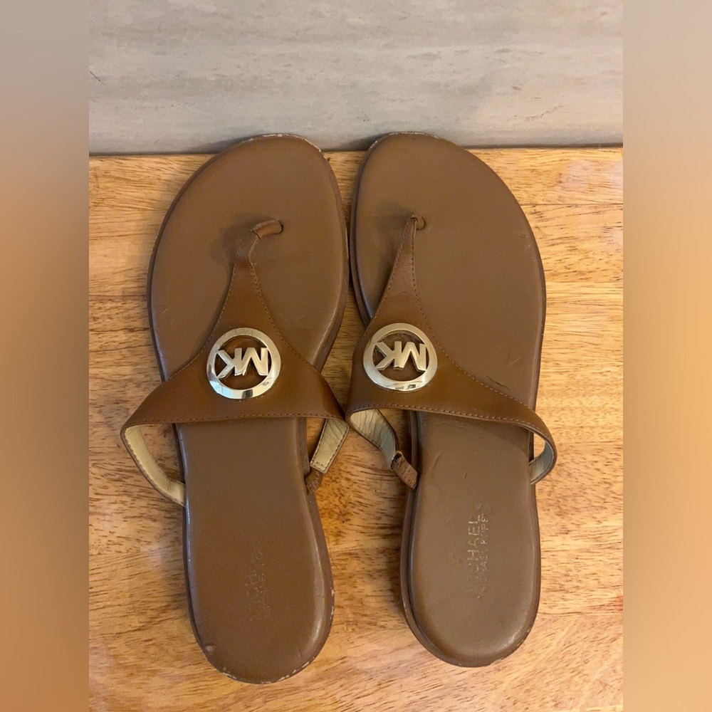Michael Kors MK Plate Marlena Leather Upper Thong Sandals - Picture 4 of 11